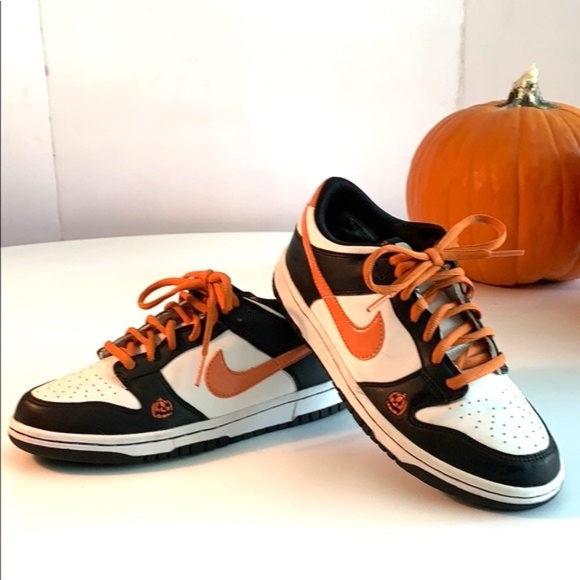 halloween dunks